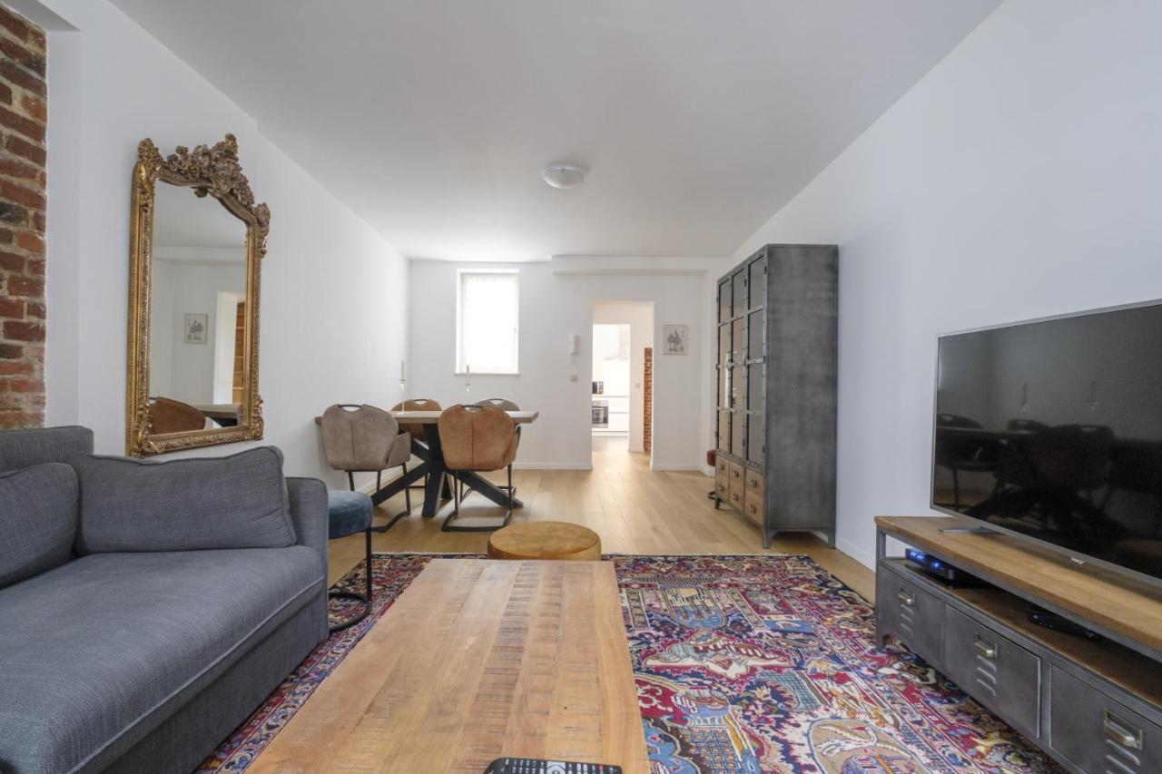 Apartamento The Doms Flats Bruselas Exterior foto